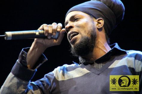 Jah Mason (Jam) with The House Of Riddim Band 16. Chiemsee Reggae Festival - Übersee - Main Stage 28. August 2010 (1).JPG